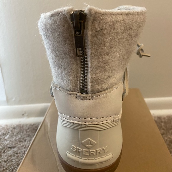 SPERRY White Duck Boots with Wool top Leather Laces Size 8 Worn once - Picture 3 of 6